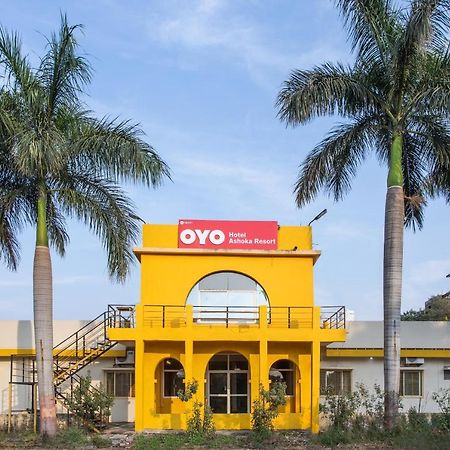Oyo 18571 Ashoka Resort Indore Esterno foto