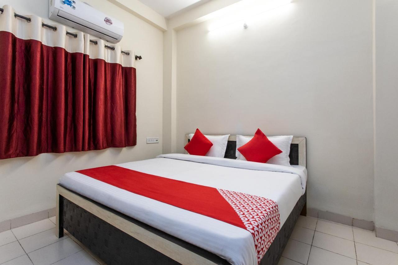 Oyo 18571 Ashoka Resort Indore Esterno foto