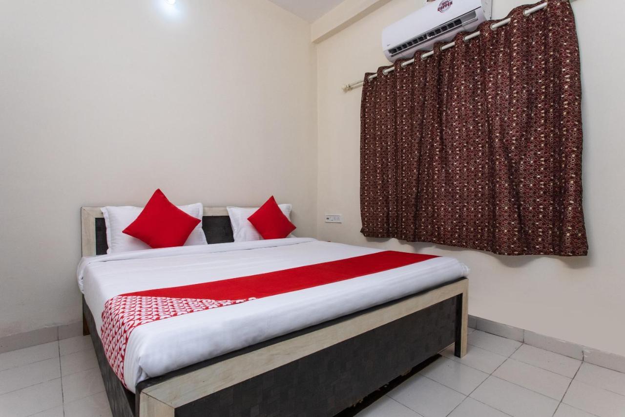 Oyo 18571 Ashoka Resort Indore Esterno foto