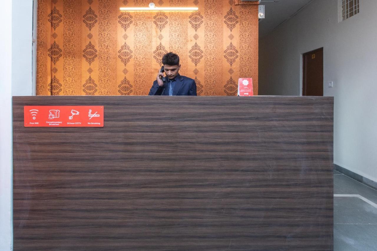 Oyo 18571 Ashoka Resort Indore Esterno foto